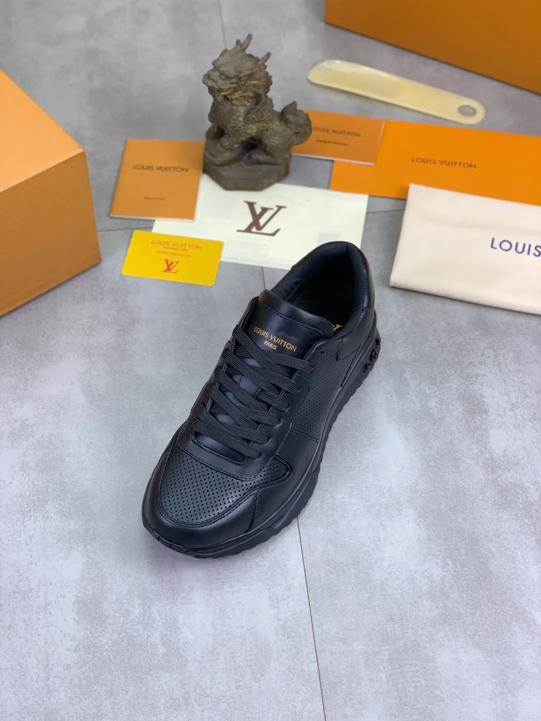 Men's men's shoes P680 new style 💶[LOUIS VUITTON] (original order) new style 🍀LV Louis Vuitton * - top version of LV classic trendy shoes! Use imported original cowhide and water-dyed cowhide lining. The latest original wear-resistant TPU combination outsole! High quality products! Multiple colors available, code number: 39-45 (46 customized)